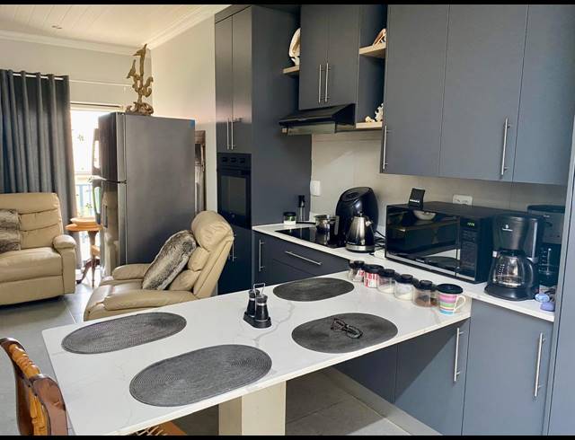 2 BEDROOM RETIREMENT UNIT TO LET IN DANA BAY